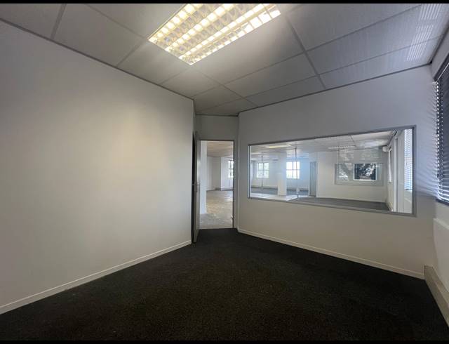 224M² OFFICE TO LET IN MEYERSDAL